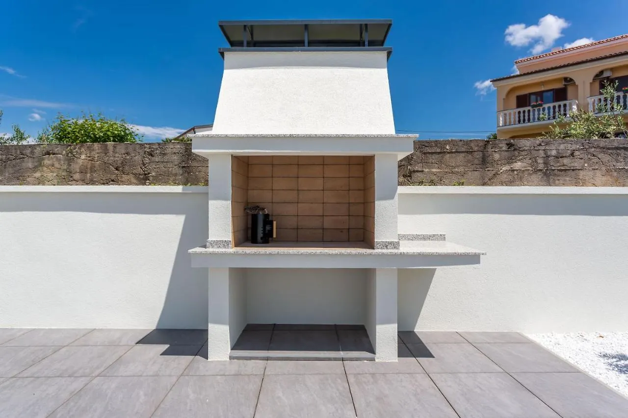 Deluxe Villa With Swimming Pool, Whirlpool On The Roof Terrace With A Beautiful Sea View - By Traveler Tourist Agency Krk Id 2125 I Sveti Vid-Miholjice