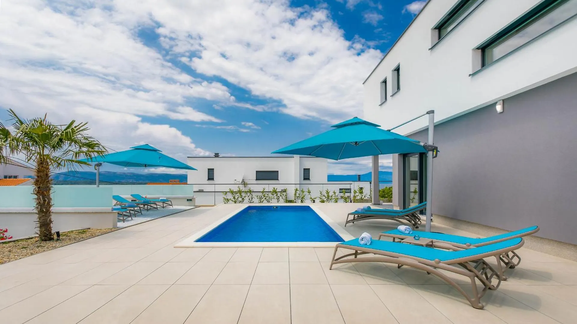 Deluxe Villa With Swimming Pool, Whirlpool On The Roof Terrace With A Beautiful Sea View - By Traveler Tourist Agency Krk Id 2125 I Sveti Vid-Miholjice 0*,  Croatia